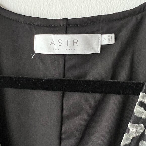 Leopard Print Dress - ASTR - Picture 2 of 3